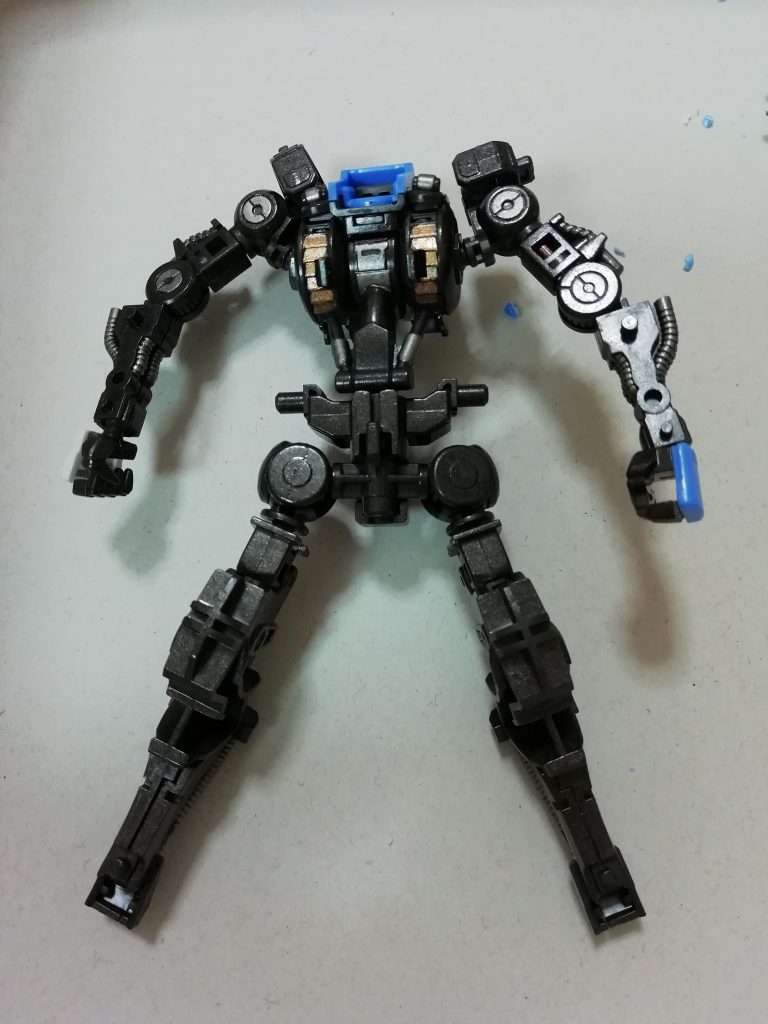 フレームはメタリックカラーで全塗装してます