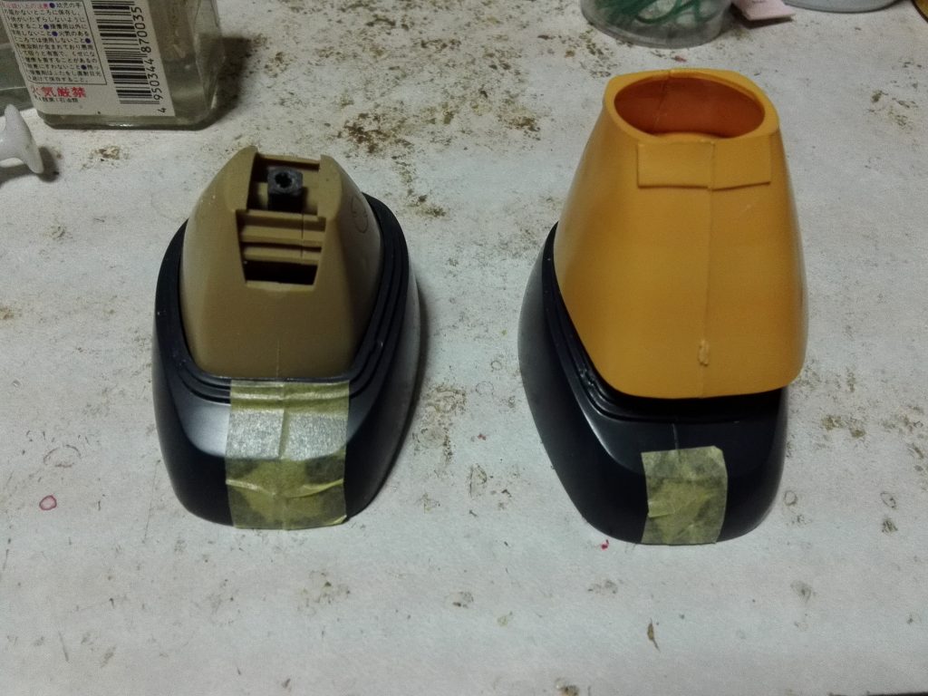 基本的には、HGのゴッグに、旧キット 1/100のゴッグを被せる形で製作しました。(手のひら以外。)