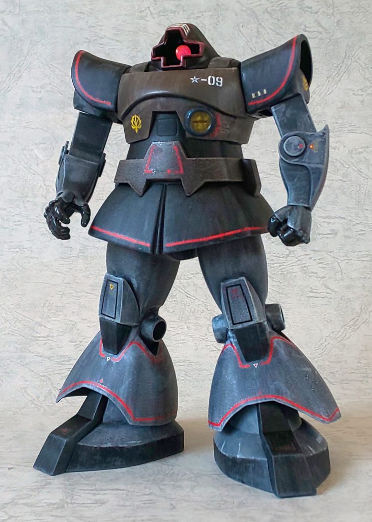 モノアイの裏に折り紙を挟んでるので、消灯時でもそれなりに反射します。