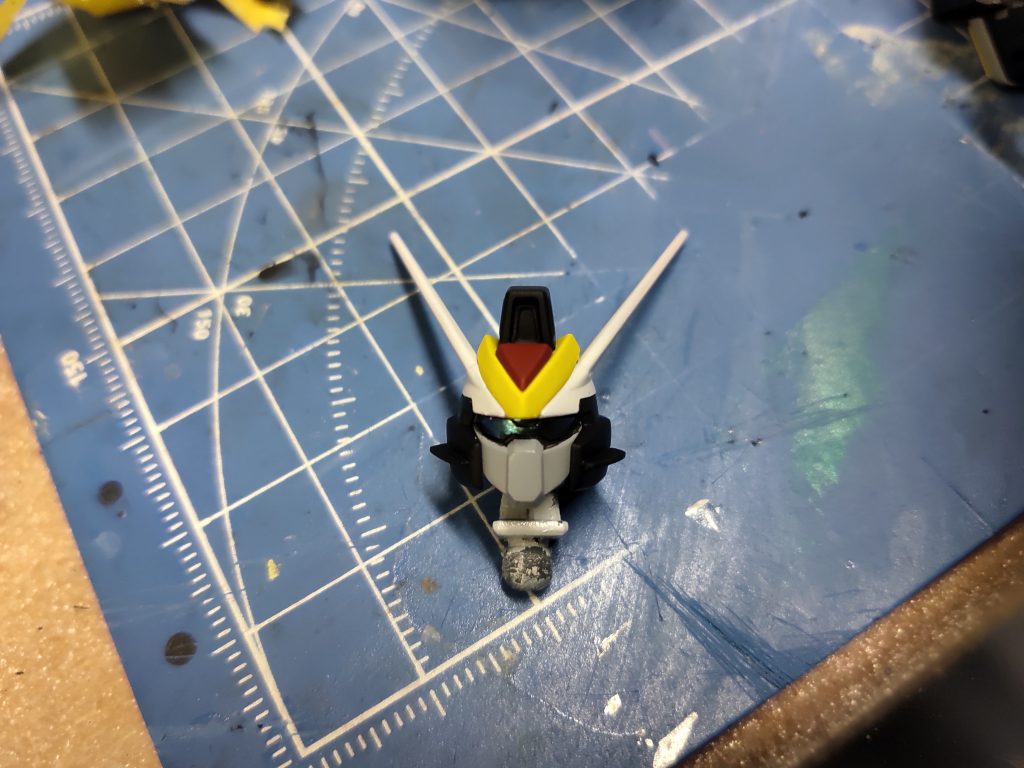 カメラアイはガイアノーツ プリズムメタリックターコイズグリーンライトブルーを使用
小さくて分かりづらいですがとっても綺麗な色です。