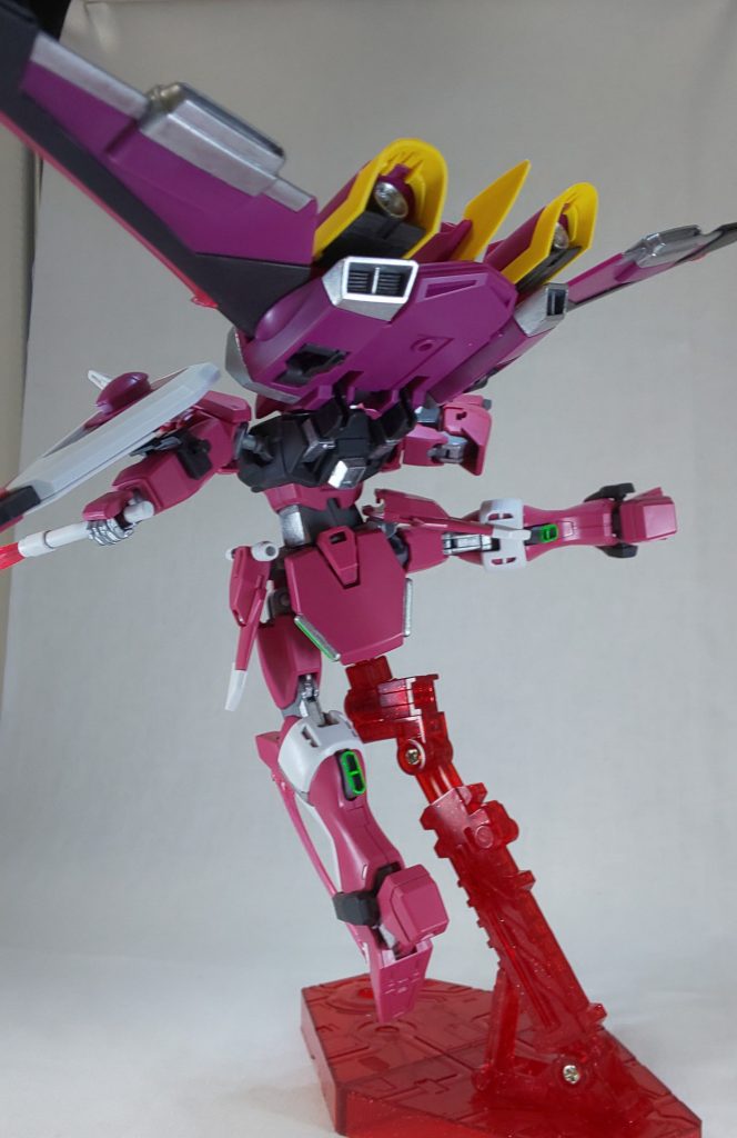 露出している関節パーツ(肘、膝、腹部、拳など)、ファトゥム01のスラスターはシルバー
ふくらはぎのパーツは蛍光グリーンで塗装