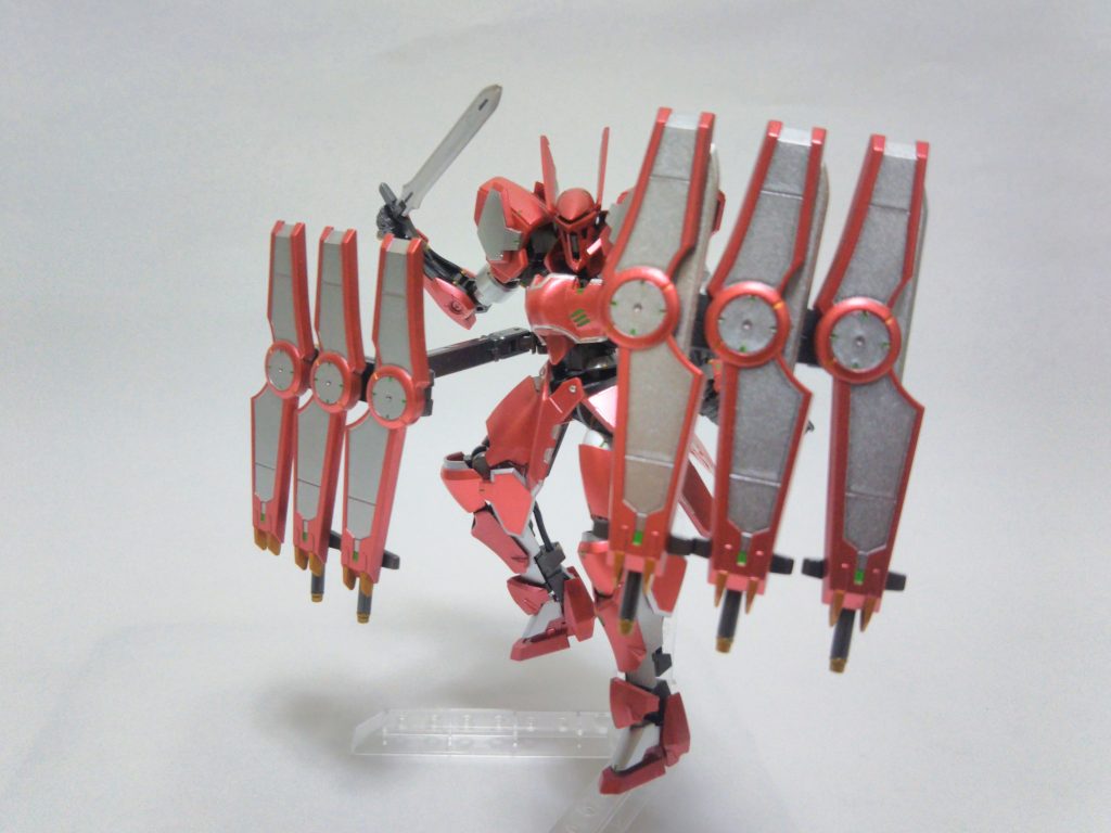 サブアームにより全方位にシールド展開可能に