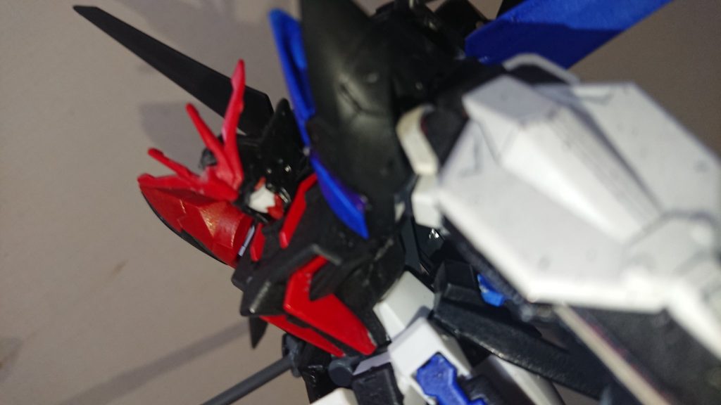 一応、分かりにくいけど目元も塗装してます(^^;;