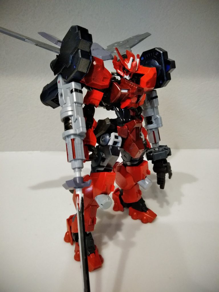 ウイング展開
リナシメントアームズ
アスタロトリナシメント肩にクリティカルアームズとバーニアを組み合わせ作成!
クリティカルアームズの接続は3mmであるため様々な武器、武装に換装、接続できる