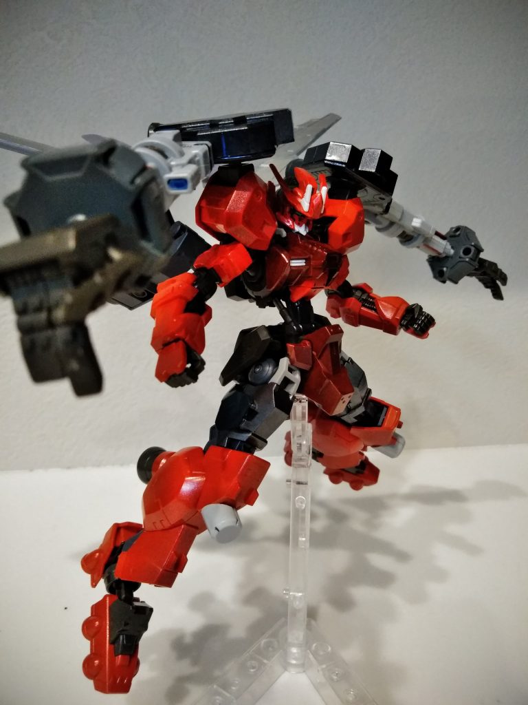 大型マニピュレータ
またお手軽スタイルアップでダンタリオンのガンダムフレーム膝パーツを使用。