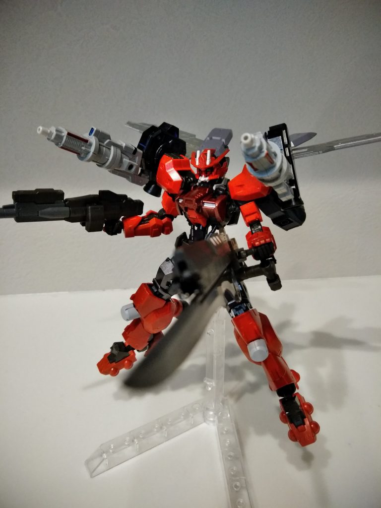 左腕部接続により
先端砲門がありレールガンとして使用可能!
リナシメントアームズ基部の砲門からフルブラスト!!