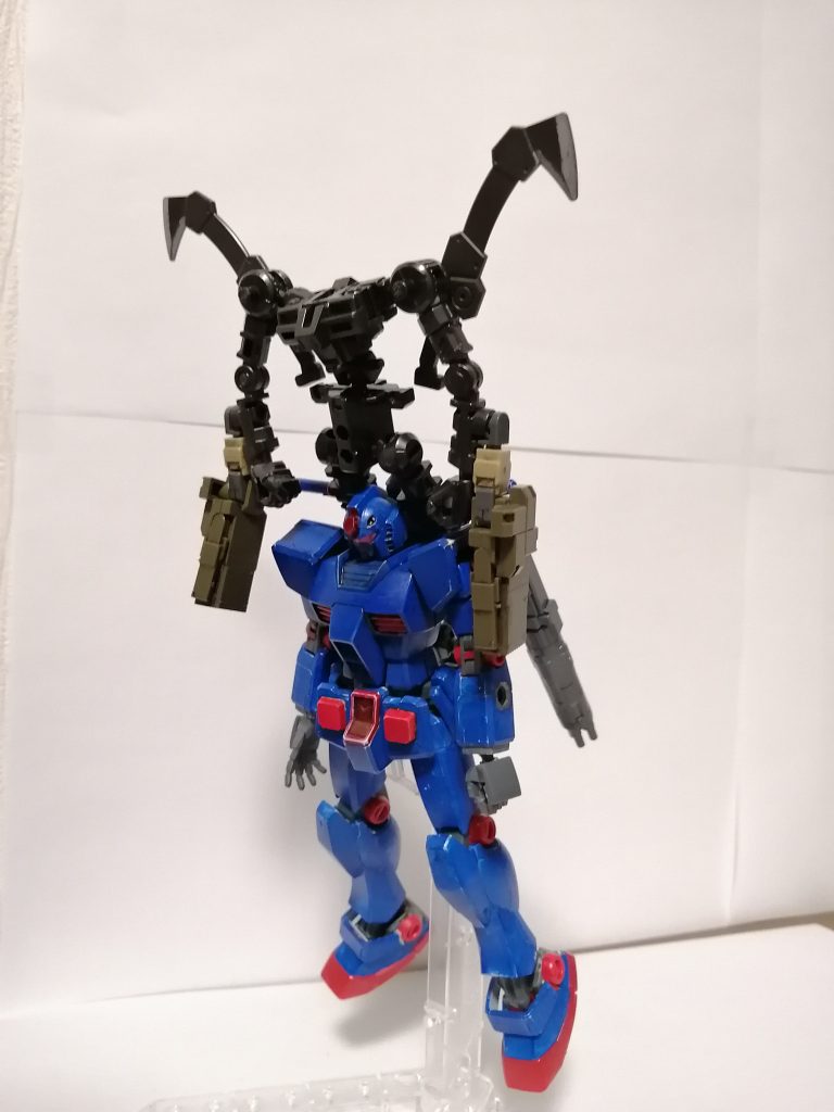 バックパックユニット展開状態。
まるで悪魔。