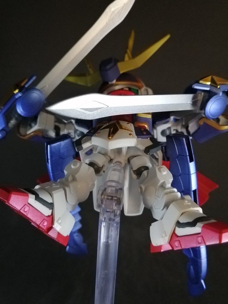 割りと急いで作ったので制作途中の写真がありませんでした😭
相方の女の子ガンダムと並べた時に背が低いと格好がつかなかったのでボールデンで身長伸ばしてます。