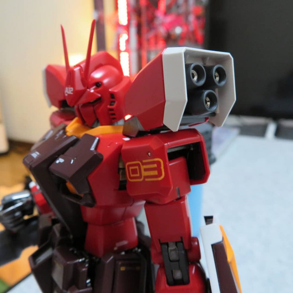 部分的にメタルパーツを入れています。