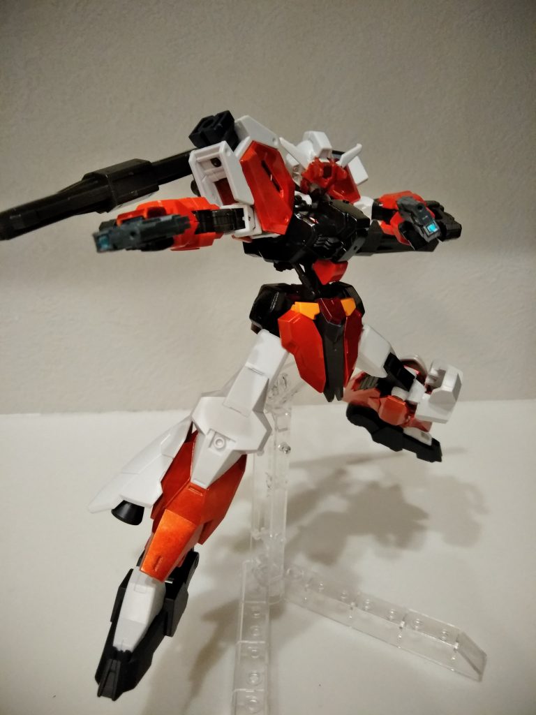 シルエットがヴィダールっぽくも見えたので銃構え!