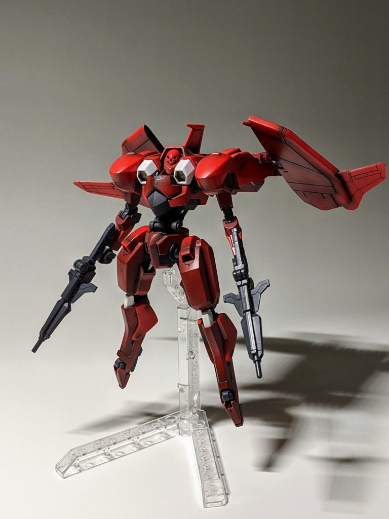 人型形態。
主翼は可動。