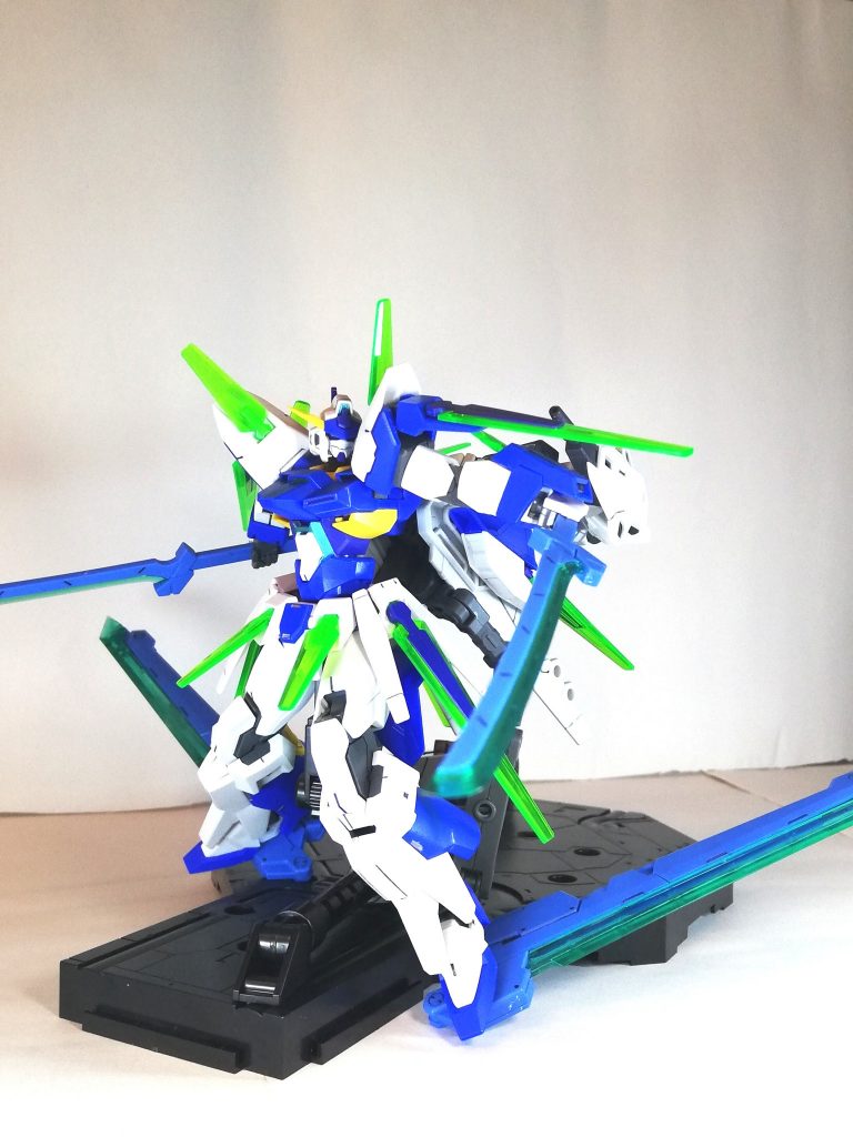 ガイアシフト
地上戦形態、素ネタはズバババンのアームドギアから(笑)
CIIファンネルを足元に配置しホバリング機構として運用することで地上、水上を滑るように移動します。
推して参る(っ｀Д´)っ･:∴