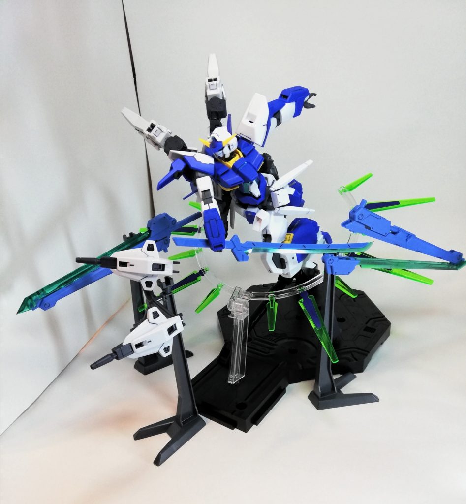 コスモシフト
宇宙戦闘形態、ファンネルを全て展開すれば近中遠距離と隙のない攻防を繰り広げ、身軽になった分スピードも増していい感じ(ｙﾟﾛﾟ)ｙ
C2ファンネルもといマスターソードは攻撃よりも防御優先の運用になります、またウェポンラック等々、ブースターの要となります( ﾟーﾟ)
Gビットはガンビットの略でジュピターヴの物をそのまま使ってます。