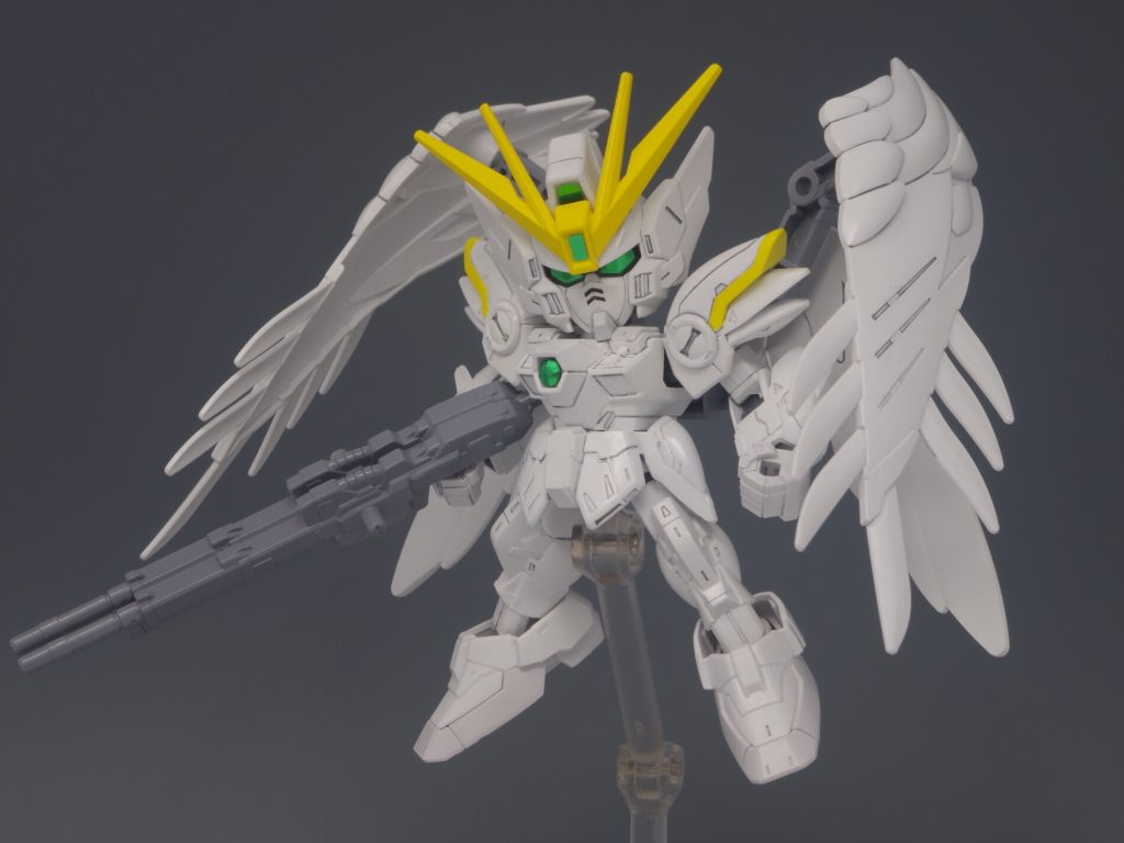 写真では分かりにくいかもしれませんが、白は二色を使い分けてみました