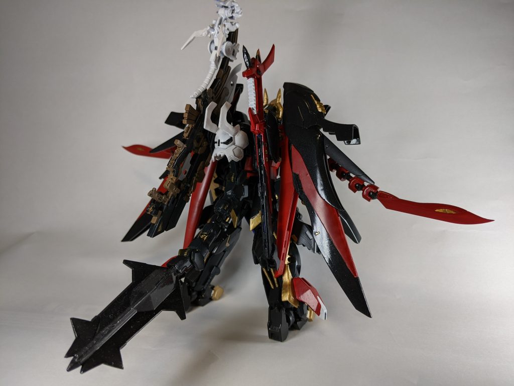 背面です。自分で言うのもなんですが、何故自立できるんでしょうか、これ。