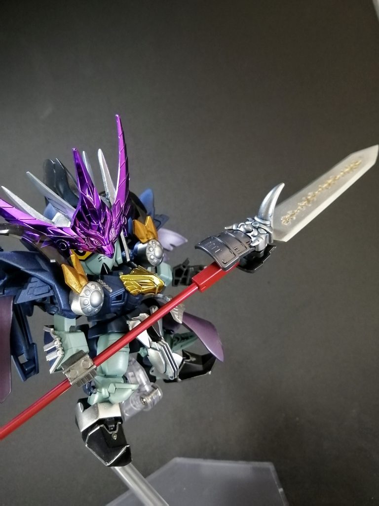 ちょっと前田慶次のイメージもあるので朱槍っぽく。