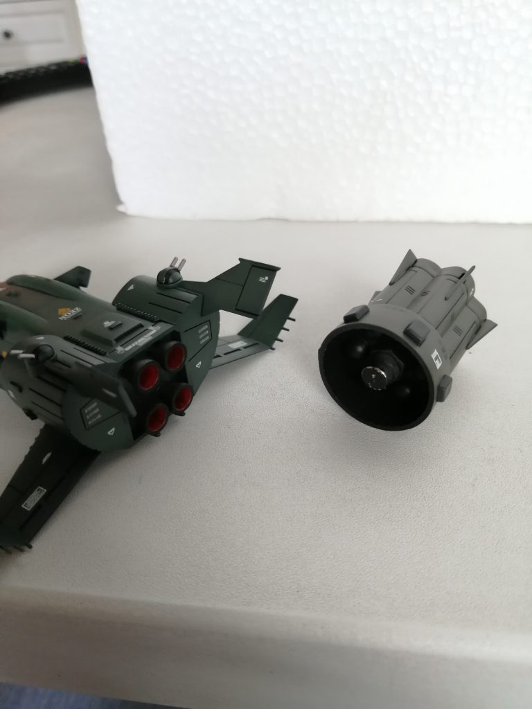 脱着は、マグネット式にしてみました。