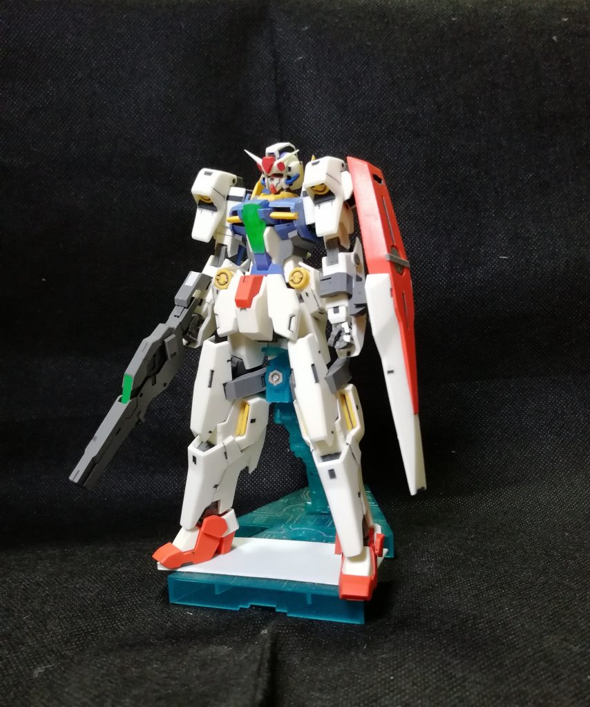 足が長めでキットとはまた違った良さがあります。胸部がクリアーパーツなのも鮮やかで好みです。