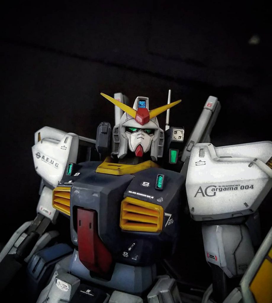 インナーフェイスを少し上げて目付きを悪くしてあります