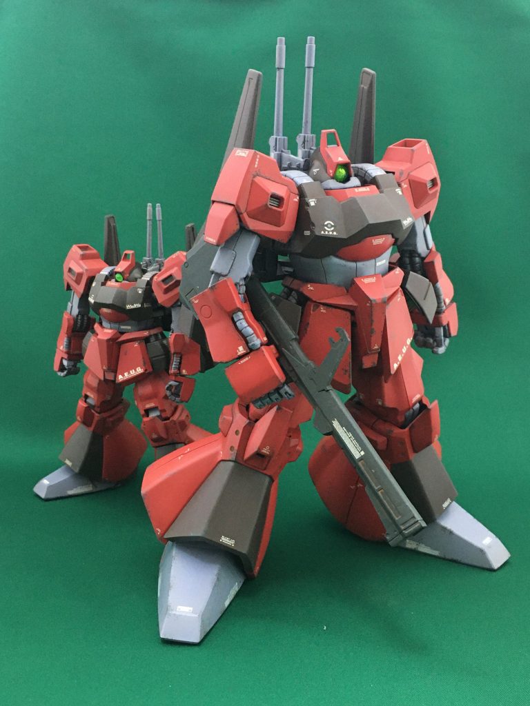 MGと並べると奥行きが少しは感じられます