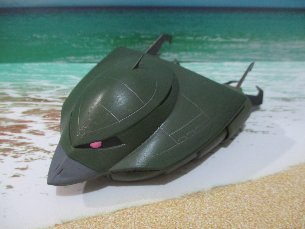 しかしグラブロって図体の割に武装ショボいと思いませんか？
魚雷と対空ミサイルだけっしょ？
クローは戦闘にはあまり実用的ではなさそうですし・・・
むしろクローはトリッキーな移動用のスクリューとして使った方がよさそうです。