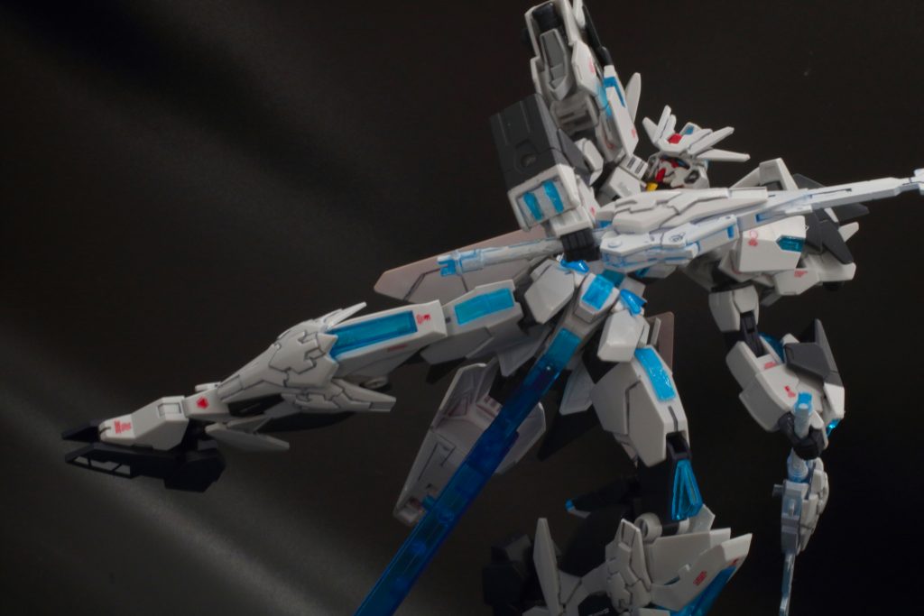 カレト・ヴルッフX（mode:ブレード）

カットによってはクリアパーツが垣間見えるが、これは仕様です。