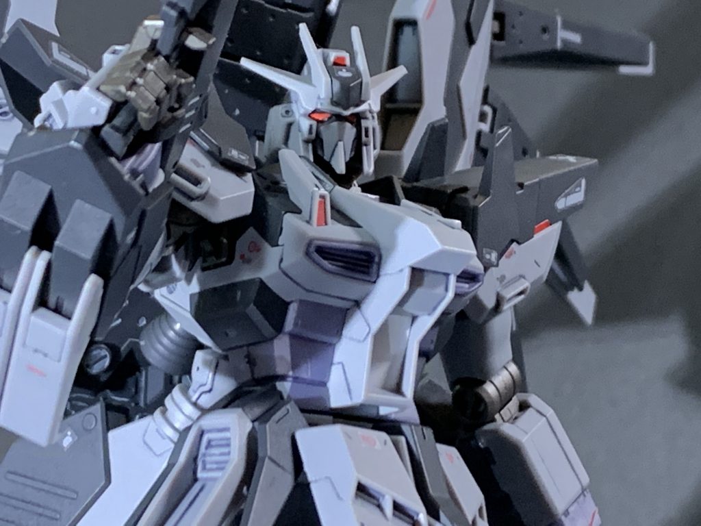 無塗装でも十分カッコイイ良いキットでした。満足。
HG「Hi-νガンダムインフラックス」でした。