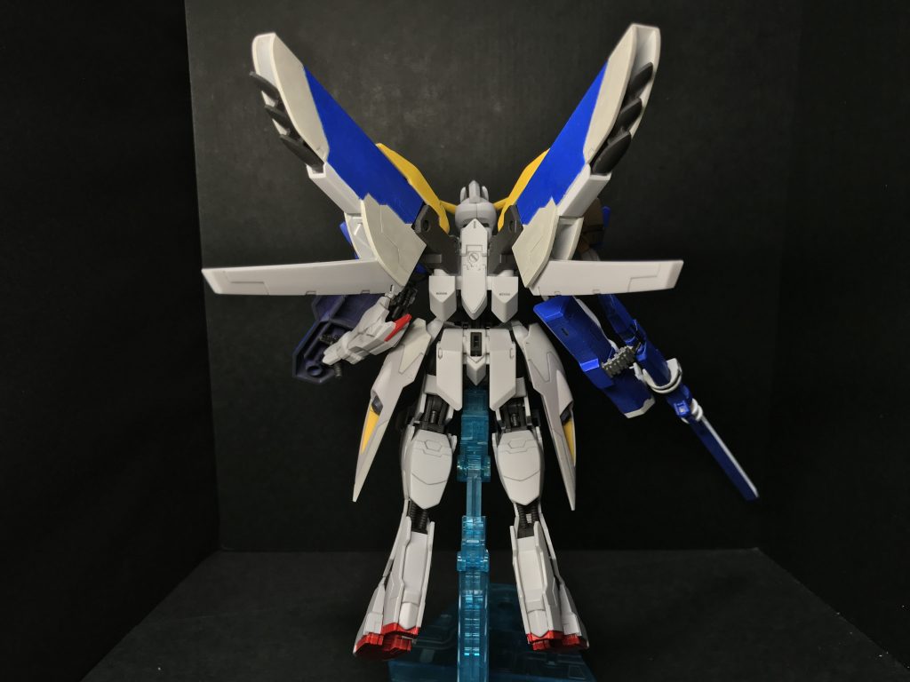 背面から

翼の整形に一番苦労しました。
このキットに私は嫌われています。
画像暗くてすいません。