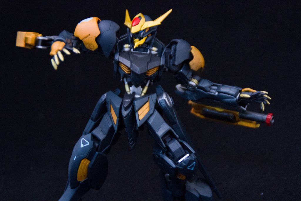 クローで切り裂かれた物は腐食化が進み錆びます