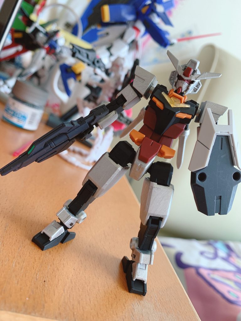 普通なコアガンダムの武器を持ってきた。
銀と白の違いわかるかな。