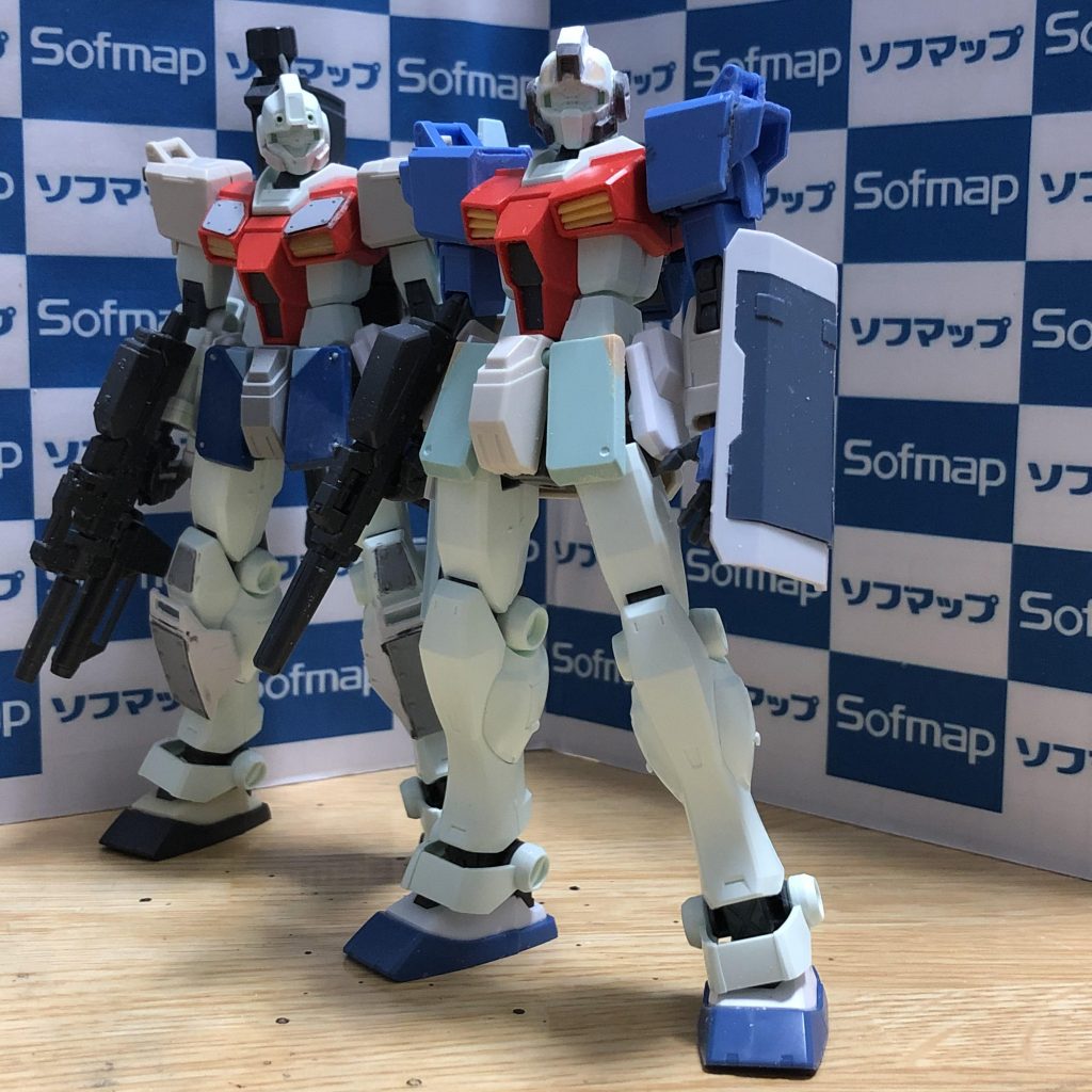 初期構想段階。
汎用タイプが完成していないのに、組み始めてしまった。
肩のボールジョイントを2mm下に移動。