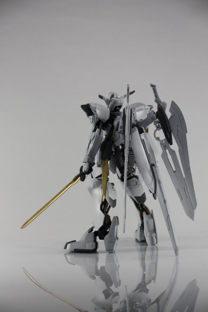 ウイングをマーズフォーウェポンズとダイバーエースユニットからオリジナルで製作し、元のウイングは尻尾のように取り付けました。