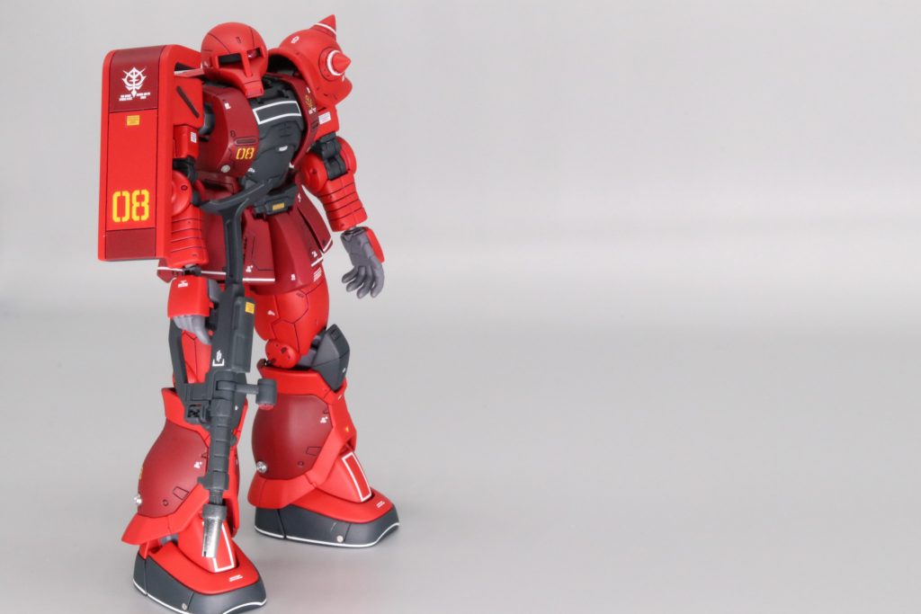 トップ画像もそうですが、ヤバい目つきのやつになってしまいました。確実にやられる予感がします。
外装は600>800>1000でヤスり丁寧な表面処理を心がけました。