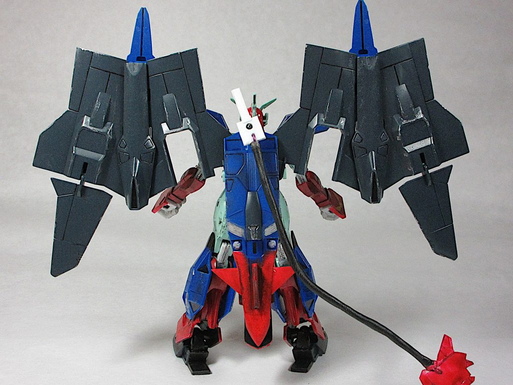 [Back]
膝部ポリパーツをプラ板で覆い、肘同様パイピング。
大腿部のみ段落ちモールド化、
それ以外は接着して合わせ目消し。
塗料は全てアクリジョン筆塗り部分塗装。
キット付属マーキングシールの一部と別途デカール貼り、
スミ入れウェザリングのち、つや消しで仕上げました。