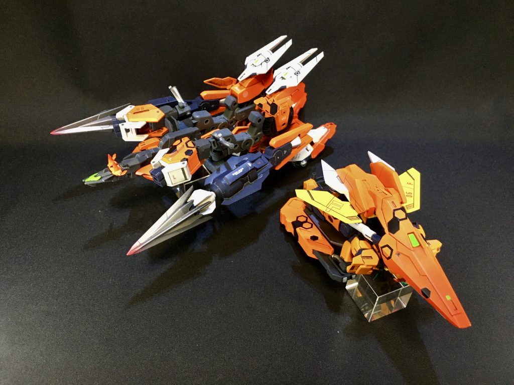 <サターンF・アーマーユニット -フライヤーモード->
サターンユニットがウェポン装備のため大型化されています。そして大型化の理由はフライヤーモードとあるので……