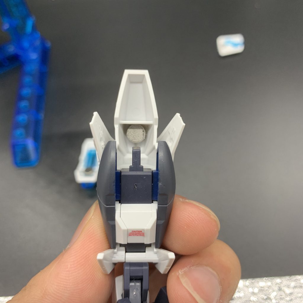 このように脚部にもネオジムを仕込んであげれば他のアーマーでも装着可能。