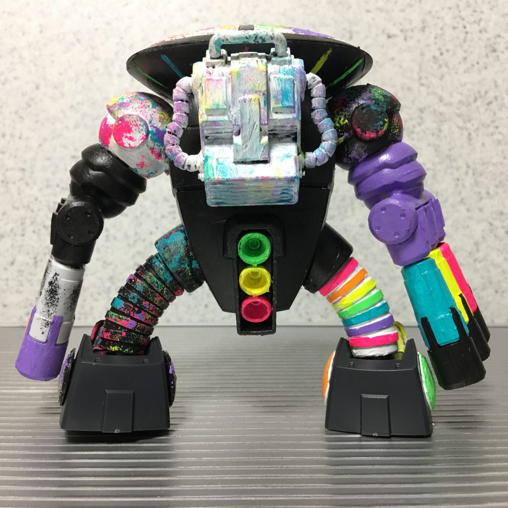 バックショット
ランドセルはドライブラシで他の箇所と違うイメージを作っています。
また、頭部もスポンジチッピングです。