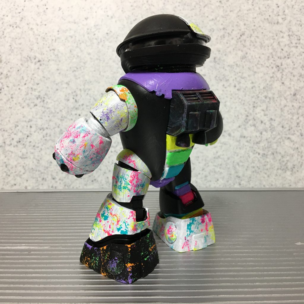 バックショット
(   。・v・。)ﾉ ランドセルは目立ちにくいですが、ドライブラシをかけてあります。