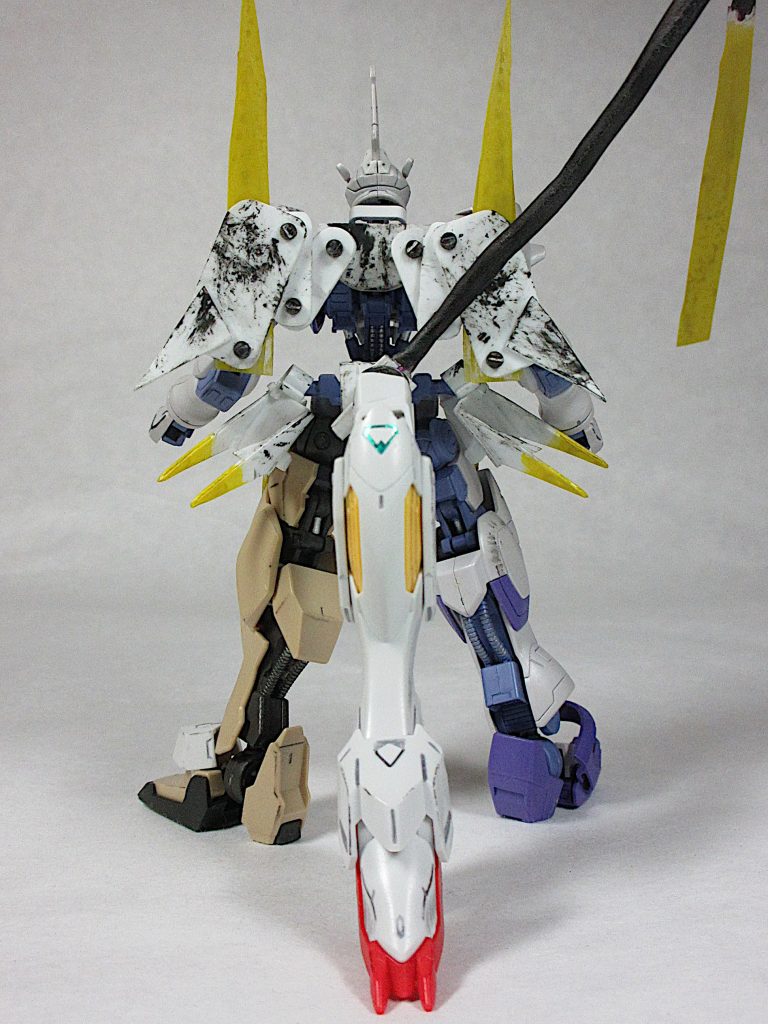 [Back]
尾兼武器作製。
可変ウイング式バックパック作製。
塗装は全てアクリジョン筆塗り部分塗装。
キマリス本体はスミ入れ部分塗装にエッジ線強調ぐらいで、
最後につや消しで仕上げました。