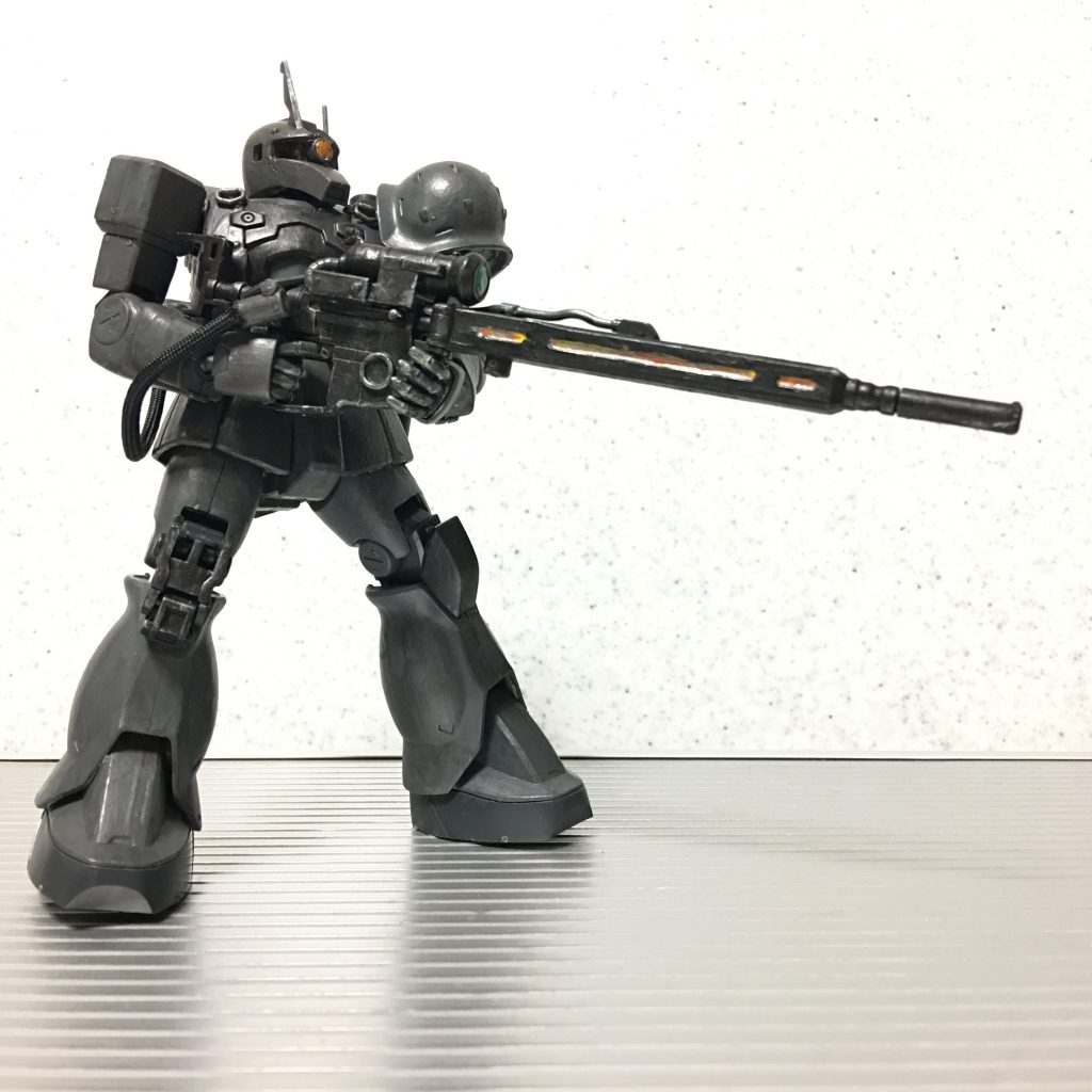 (　。・v・。)ﾉ ビームライフルのバレルを赤熱化させ、本体色との対比を図ってみました。