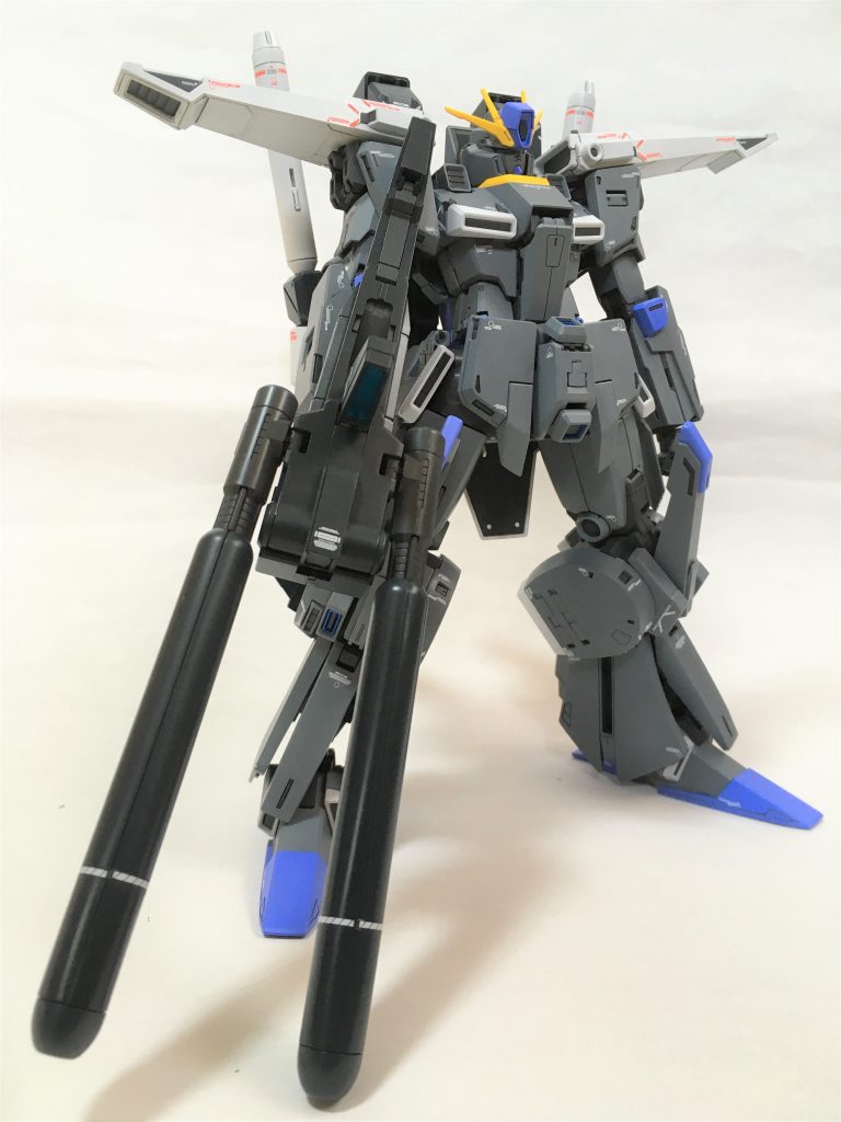 ダブルビームライフル。
装甲が無いとライフルが大きく見えますねw