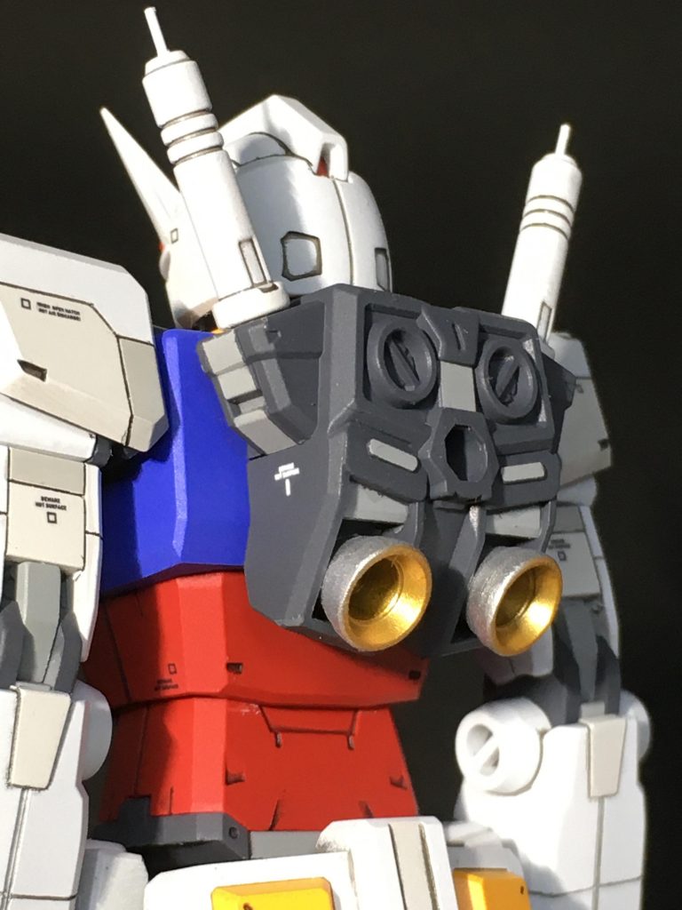 バックパックも色分けし、バーニアはHGUCから移植、塗り分けました。
サーベルは先端に真鍮線を刺しました。
特に意味はありませんw