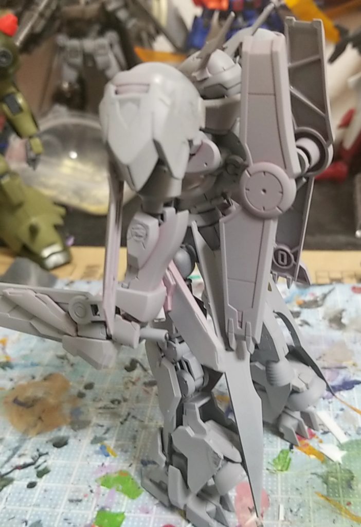 リアスカートはダークハウンドのパーツを使っている