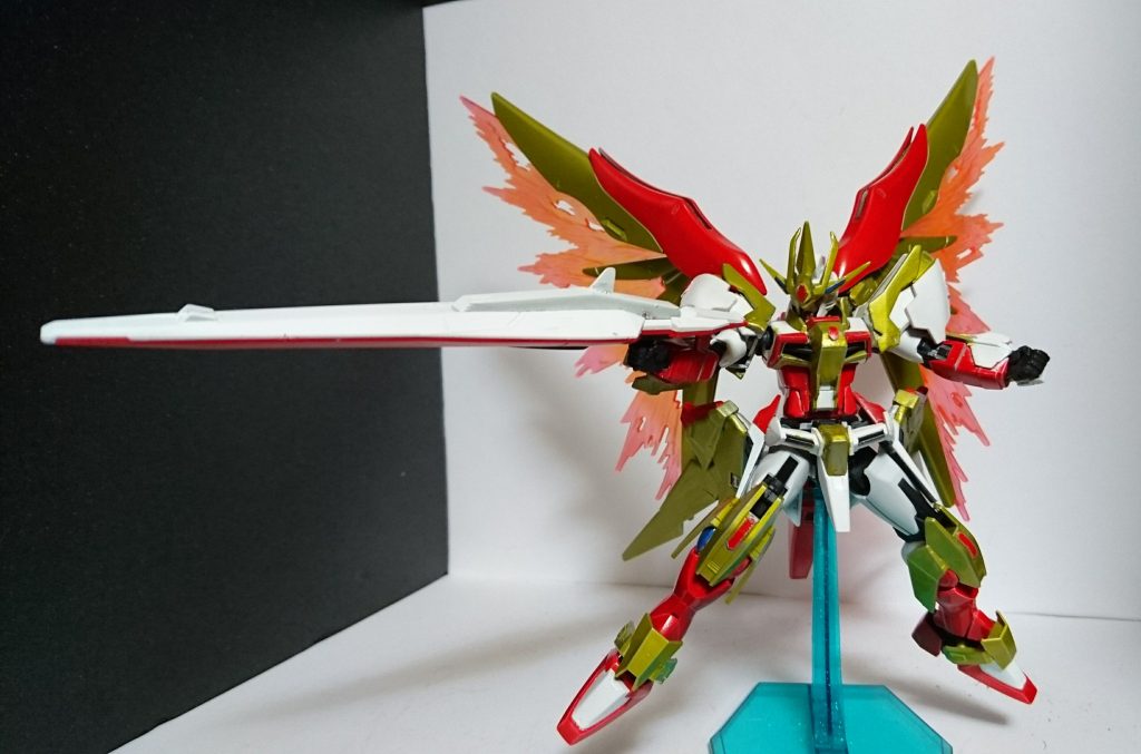 ガンプラオリジナルとして本機の尻尾をビームライフルとして使えるようにしてみました。