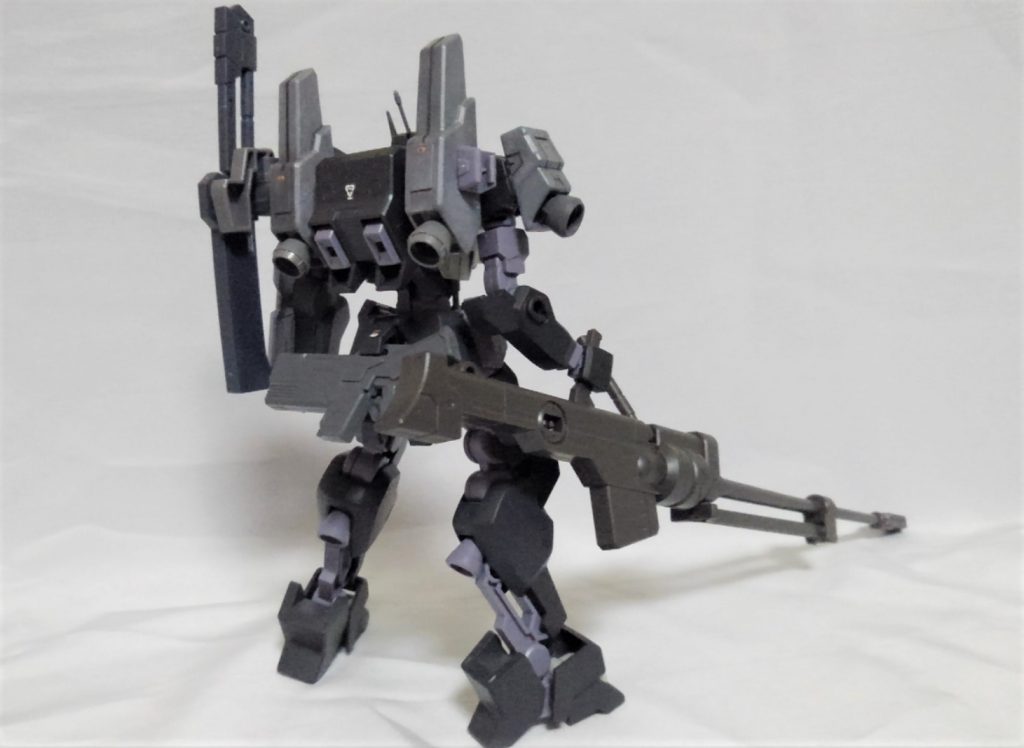 バックパックにはEｚウェポンのブースターを追加しています。