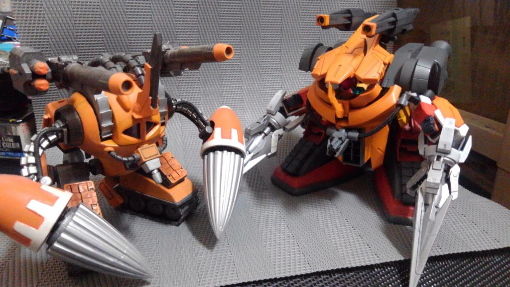 …という訳でHGUCアッグが出ないのでサタニクスガンダムでアッグを作りたかっただけでしたw
昔作ったアッグキャノンカスタムの後継機のイメージなので脚部のミサイルや肩キャノンを搭載しました 構造的に肩のノコギリは断念したけど今風のフォルムになった気がします