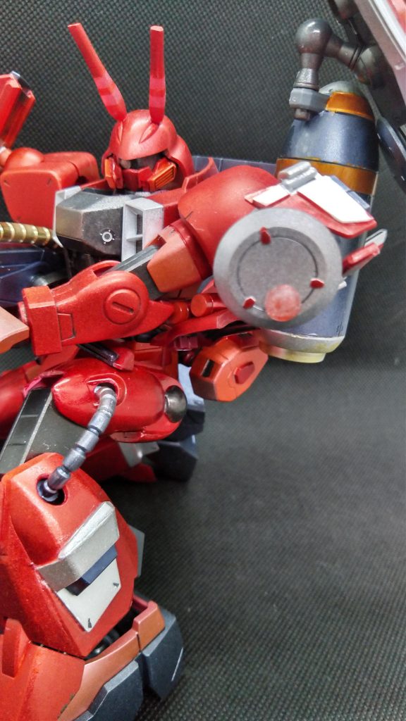 スリムな脚に改造しようとして失敗した末路。
特に邪魔にもなっていなかった脚部スラスターが小型化されています(^_^;)