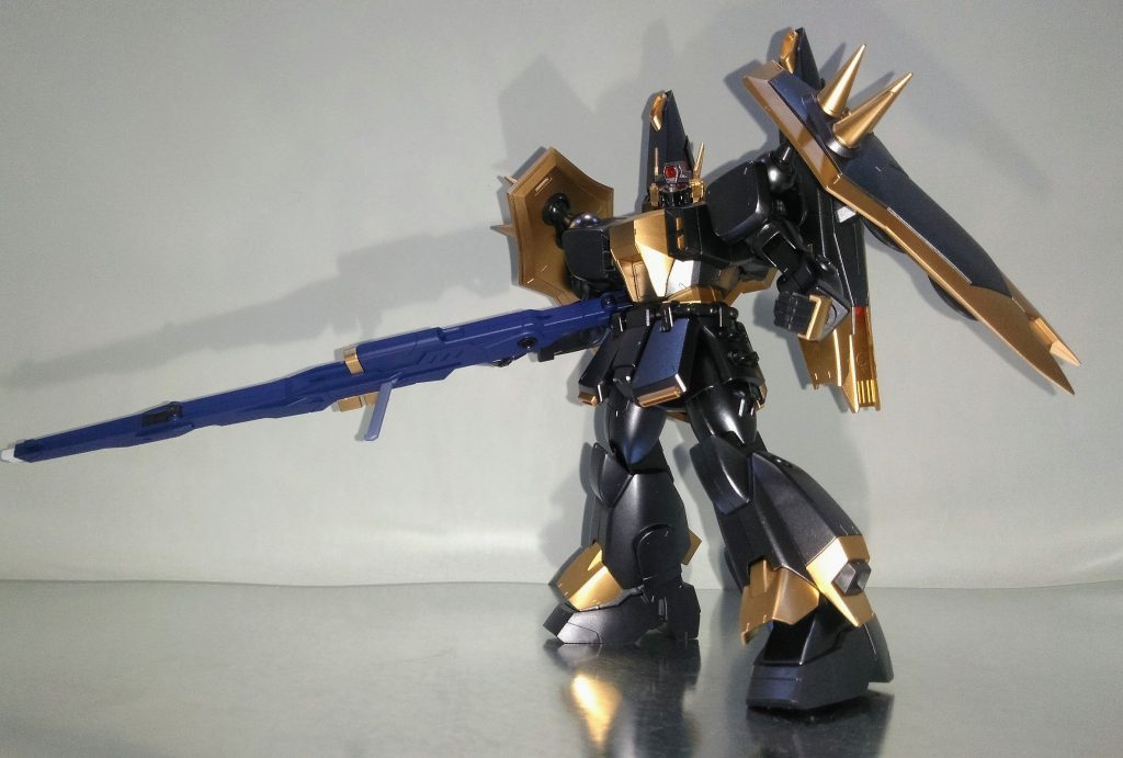 旧キット、長すぎる武器、デカい盾
ポージングはこのあたりが限界