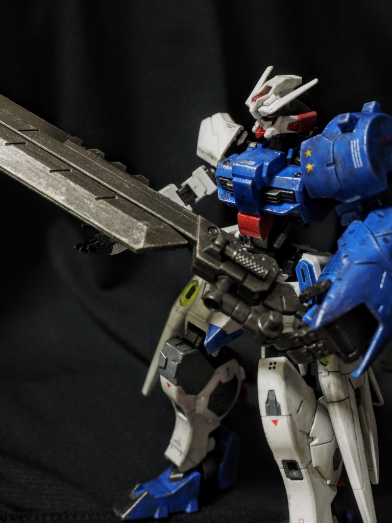 デモリッションナイフは、焼鉄色、シルバー、ブロンズを混ぜて塗ってます。
少しだけ、ブロンズ依りにして仕上げてます