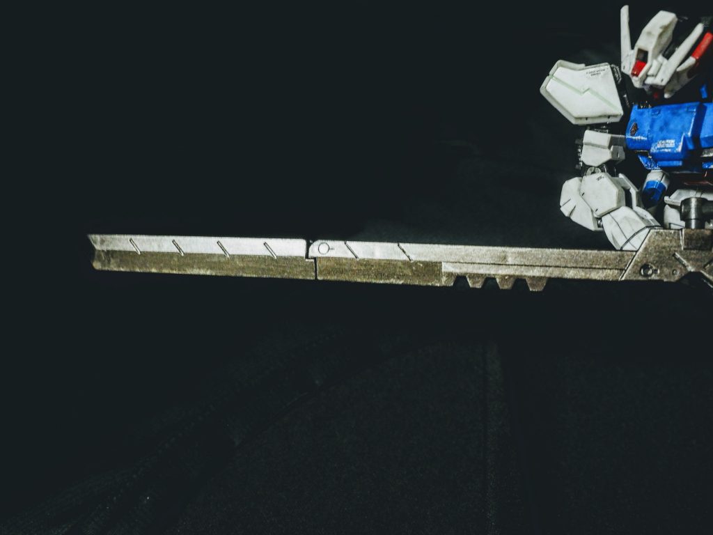 デモリッションナイフを伸ばしたところ